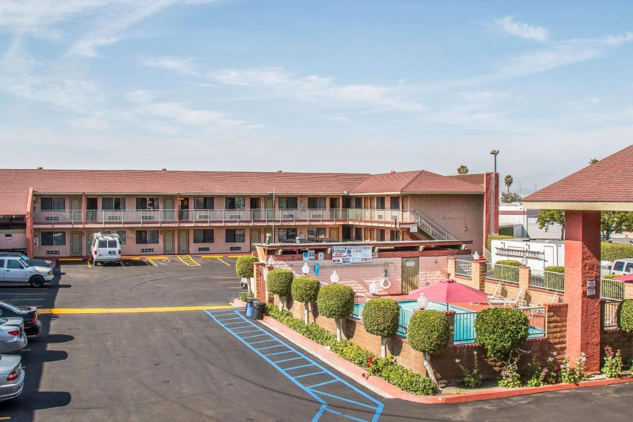 Econo Lodge Anaheim North Exterior photo